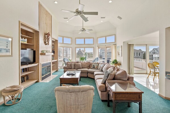 Téléviseur, foyer, lecteur de DVD