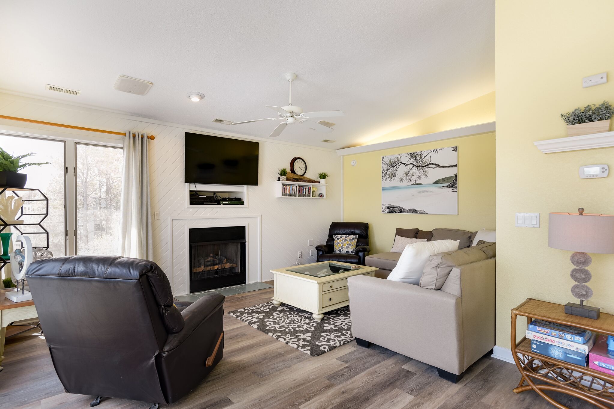 Let Me Count The Waves:  4 Bedroom Oceanside Townhome with Exclusive Corolla Lig