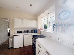 Refrigerador, microondas, horno, lavavajillas