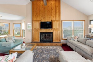 Televisión, reproductor de DVD y estéreo 