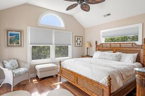 6 bedrooms, iron/ironing board, WiFi, bed sheets