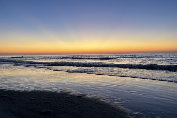 Beach nearby, sun-loungers, beach towels