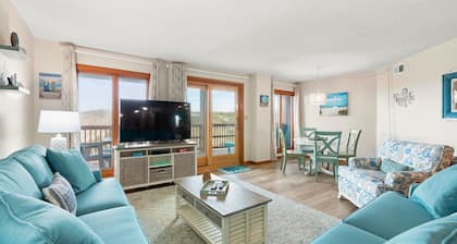 A Wave From It All: Oceanfront Condo, Shared Pool