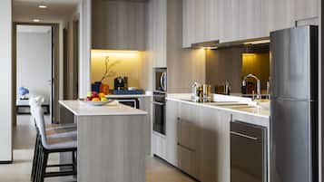 Coffee/tea maker, electric kettle, eco-friendly cleaning products