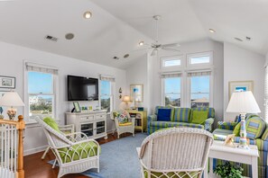 TV, DVD player - Carolinian: Semi-oceanfront, Pool, Spa, Pool Table (Nags Head)