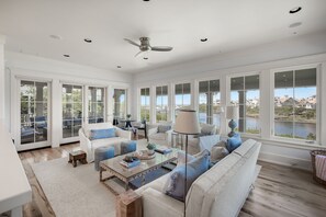 スマートテレビ