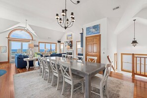 Dining - Whit's End: Oceanfront, Pool, Spa, Tiki Bar (Nags Head)