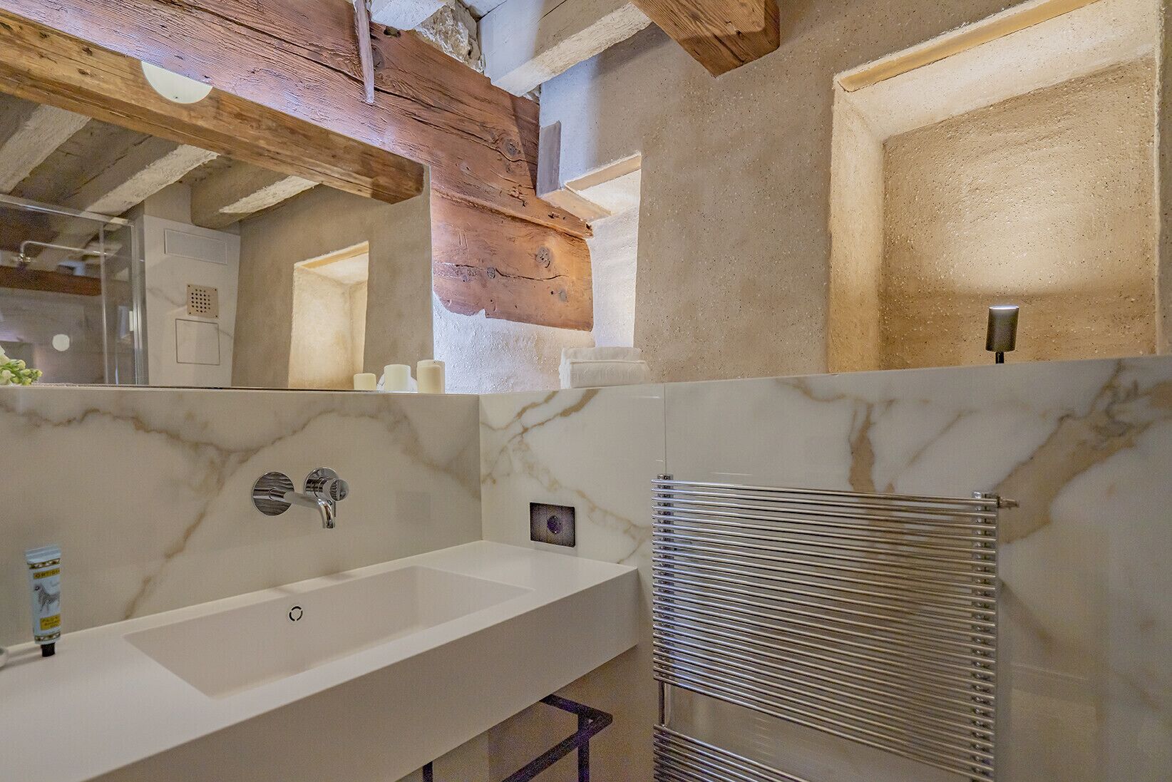 Dusche, kostenlose Toilettenartikel, Haartrockner