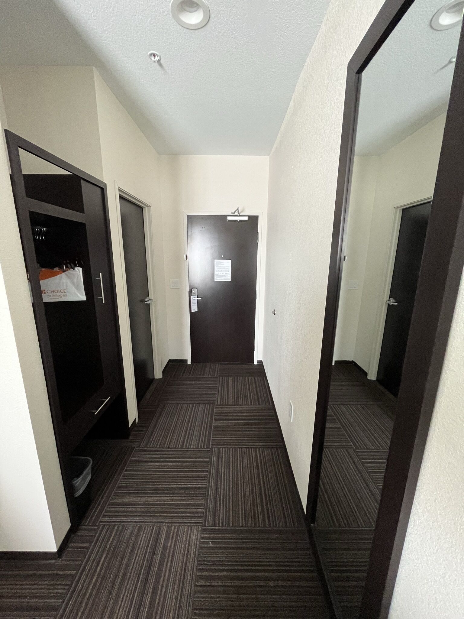 minibar, desk, free wifi, bed sheets