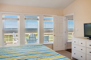 5 bedrooms, iron/ironing board, WiFi, bed sheets