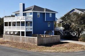 Exterior - Ocean Blue: Bring your pet to this ocean-side home with Private Pool, Hot Tub (Corolla)