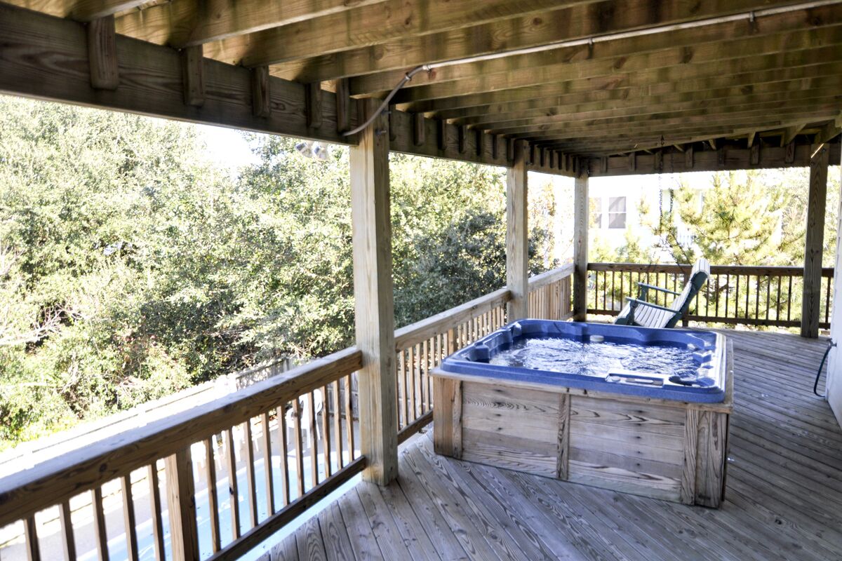 Tina de hidromasaje al aire libre