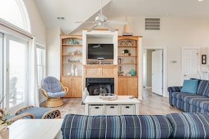 TV, fireplace, DVD player