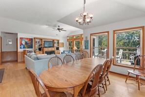Interior - Dragonfly: Friday check in, Pet-friendly, Private Pool and Hot Tub (Southern Shores)