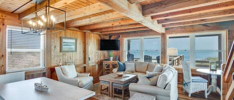 Fernseher, Tischfußball