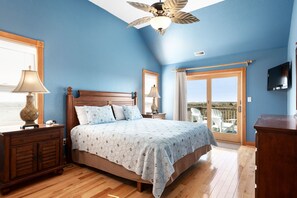 7 bedrooms, iron/ironing board, WiFi, bed sheets - Salt Shaker: Semi-oceanfront, Private Pool, Spa (Nags Head)