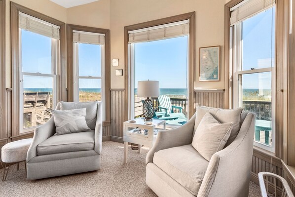 TV, fireplace, DVD player, stereo