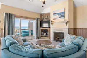 TV, fireplace, DVD player, stereo - Sea-Duced: Oceanfront, Great Views, Shared Pool. (Nags Head)