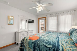 5 bedrooms, iron/ironing board, WiFi, bed sheets