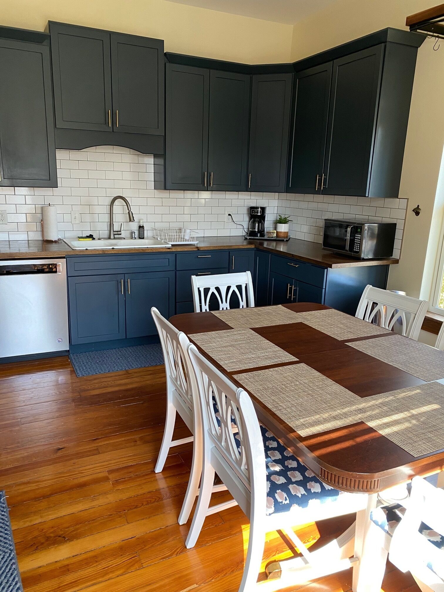 with lake access 1 min away!