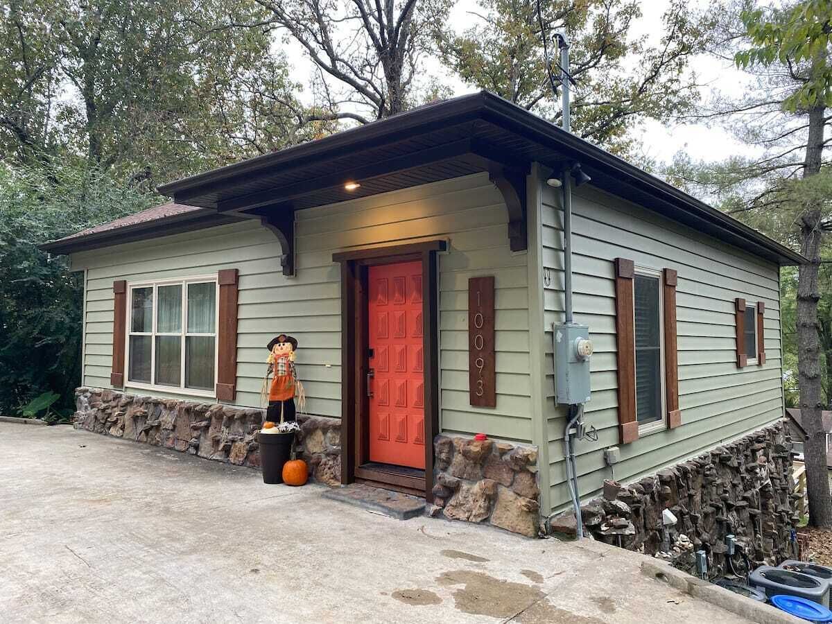 with lake access 1 min away!