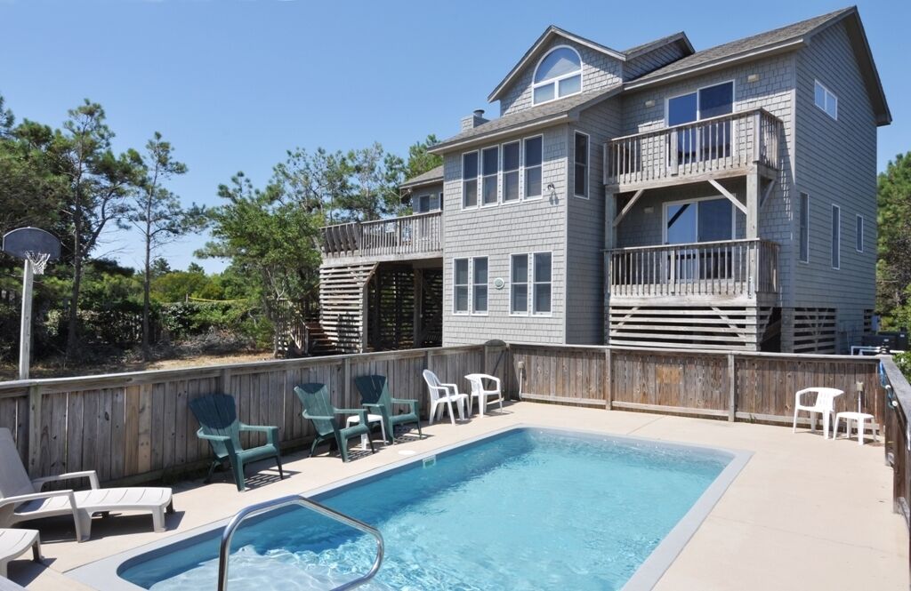 Joint Venture: Plenty of room for the kids! Oceanside with a private pool.