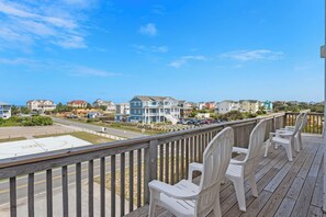 Property grounds - The Whaler: Affordable and comfortable Oceanside w/ a Private Pool and Hot Tub (Corolla)