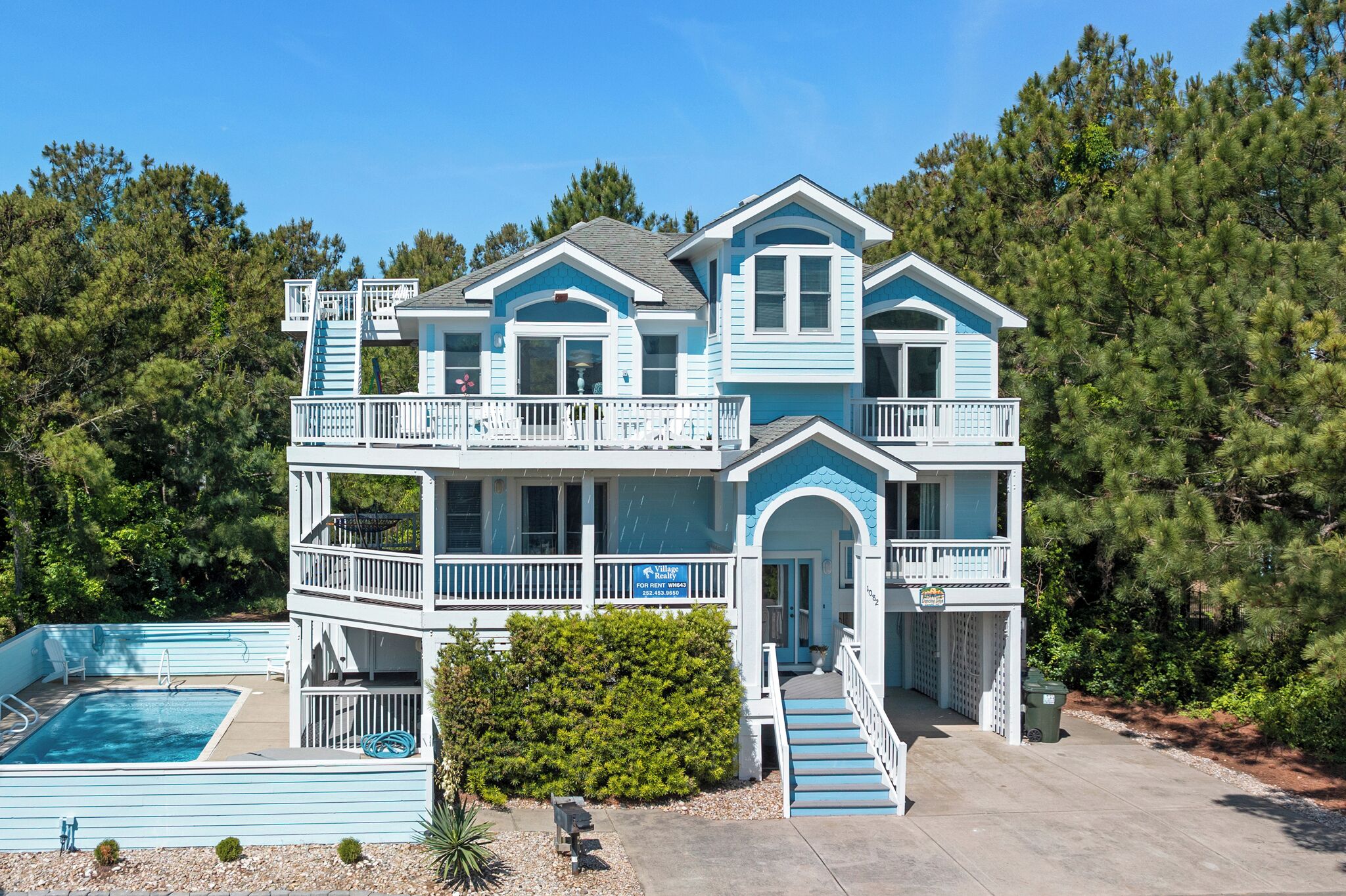 Dancing Days : Oceanside with a private pool and hot tub, close to the beach.