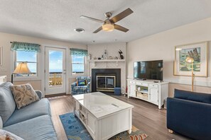 Una televisión, un reproductor de DVD