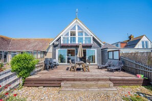 Unclassified image, 2 of 42, button