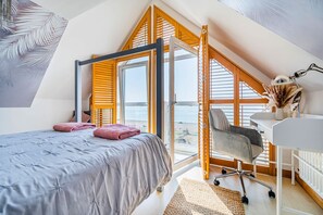 4 bedrooms, desk, iron/ironing board, travel cot