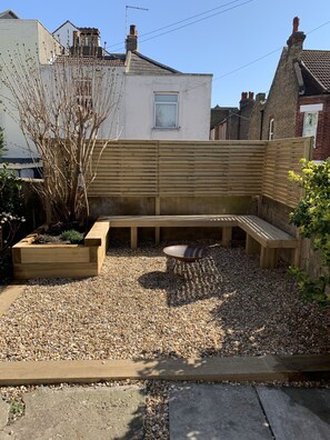 Property grounds - Charming Coastal Retreat near Margate OldTown with garden and parking (Margate)