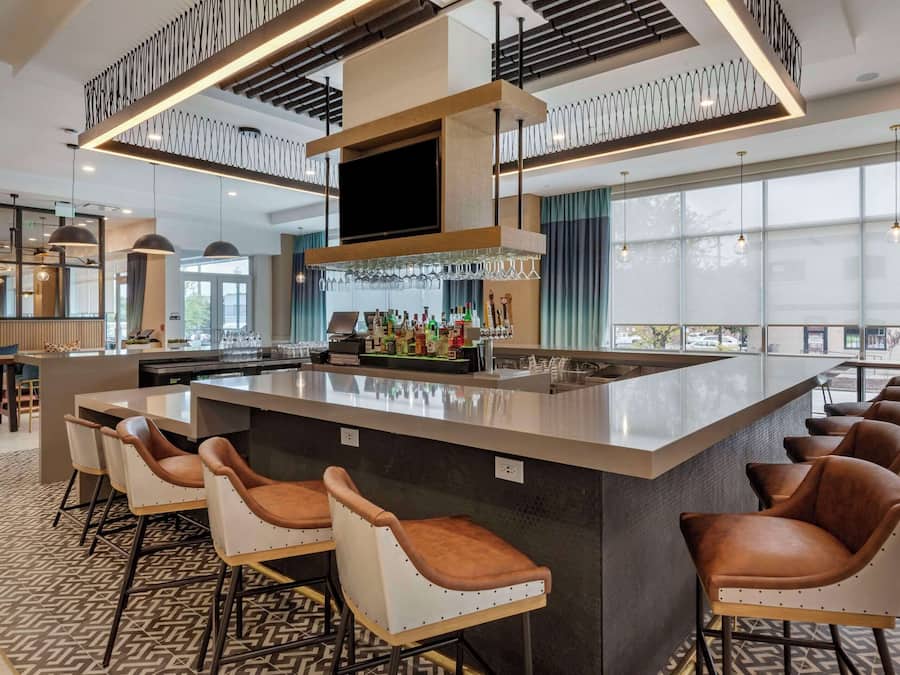 Breakfast and dinner served, American cuisine