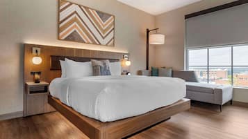 1 bedroom, Egyptian cotton sheets, premium bedding, pillowtop beds