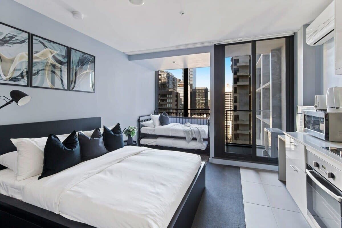 Iron/ironing board, WiFi, bed sheets, wheelchair access