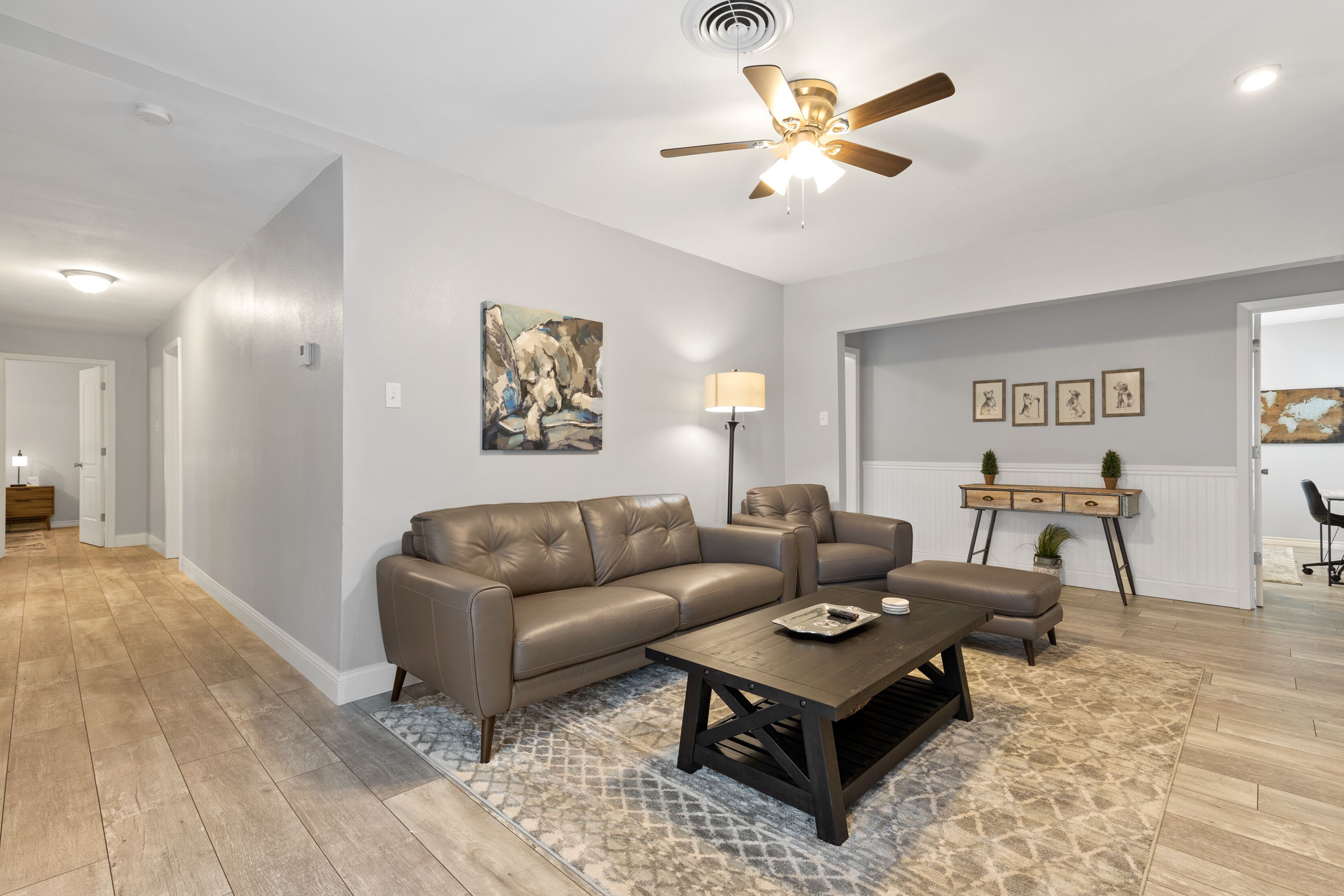 Beautifully Updated 4 BR Home - 5 Min to Downtown!