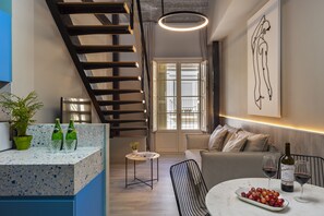 Appartement Duplex Ville, 1 chambre, terrasse, vue ville | Coin séjour | Télévision à écran plat