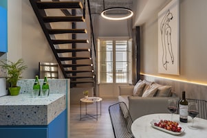 Appartement Duplex Ville, 1 chambre, terrasse, vue ville | Coin séjour | Télévision à écran plat