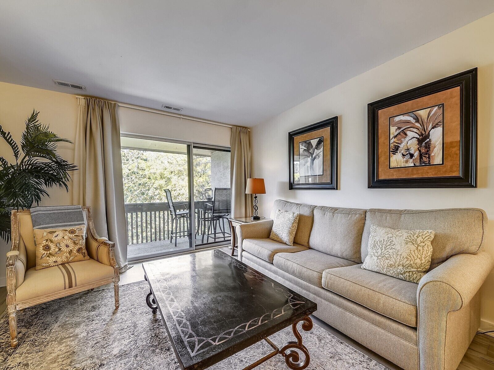 1669 Bluff Villas ~ Walk to the Beach & South Beach Marina Village!