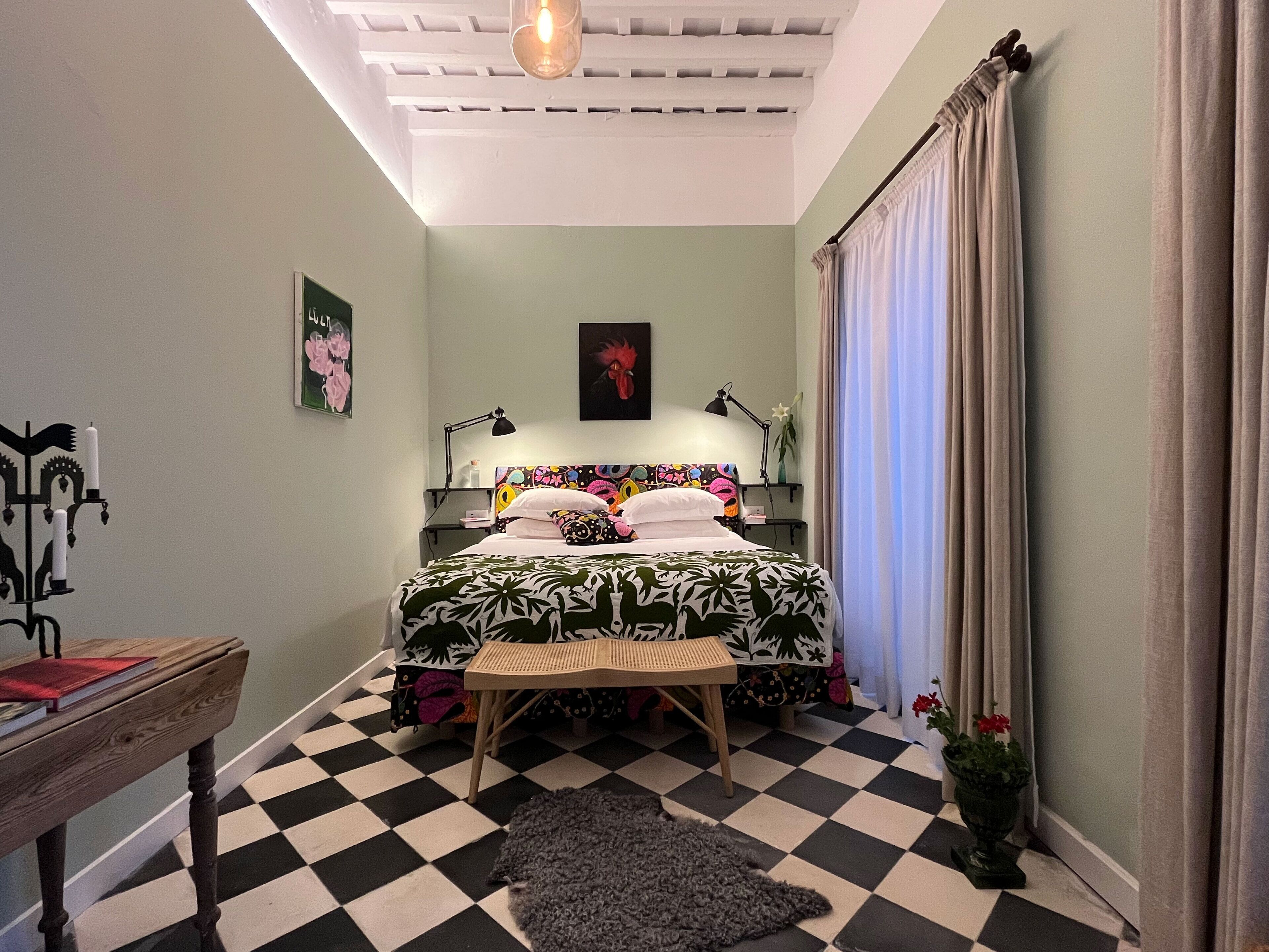 EXQUISITE BOUTIQUE HOTEL