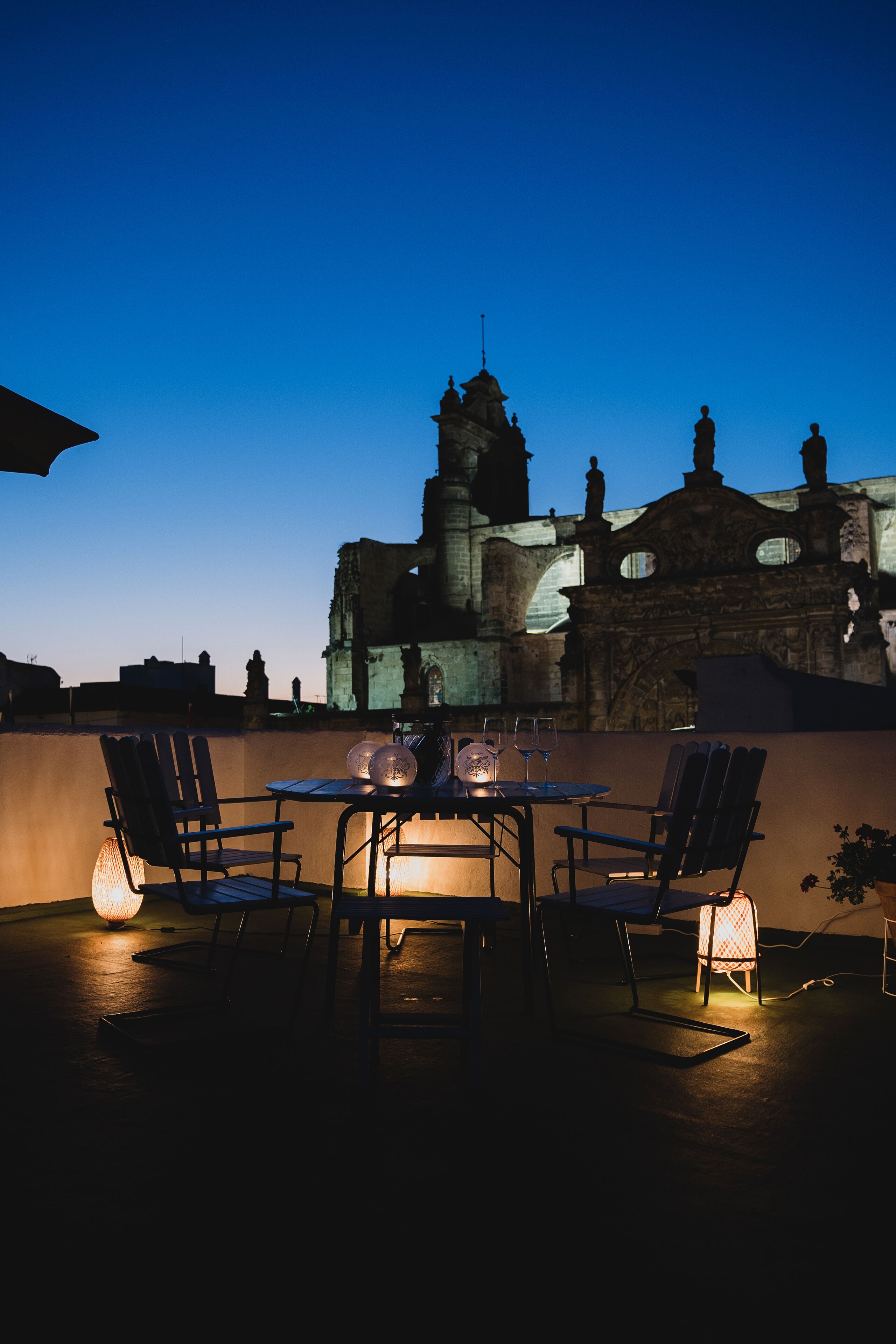 EXQUISITE BOUTIQUE HOTEL