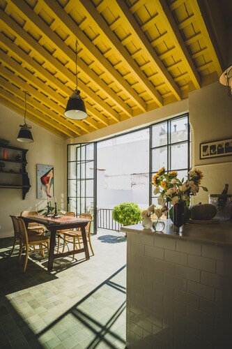 EXQUISITE BOUTIQUE HOTEL