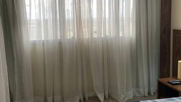 Quarto conforto | Cofres nos quartos, Wi-Fi de cortesia