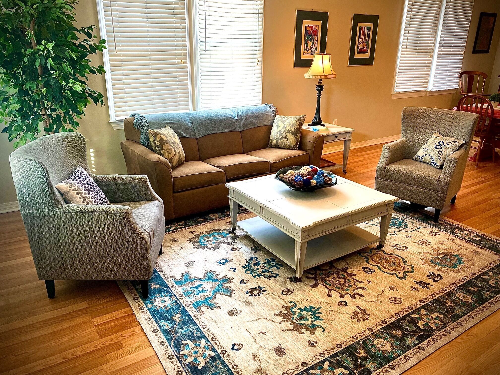 Smart TV, books, music library, stereo