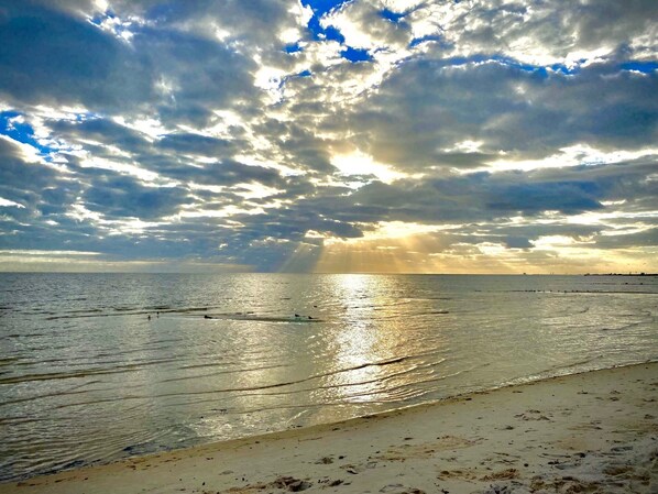 على الشاطئ، مناشف للشاطئ