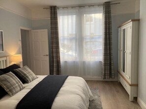 2 Schlafzimmer, Bügeleisen/Bügelbrett, kostenloses WLAN