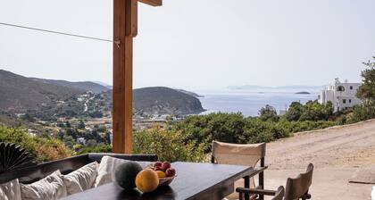 Cozy Apartment overlooking Kampos Beach