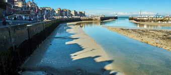 VILLA 17, authentic 70 m2 Treport house, 3-minute walk from the port