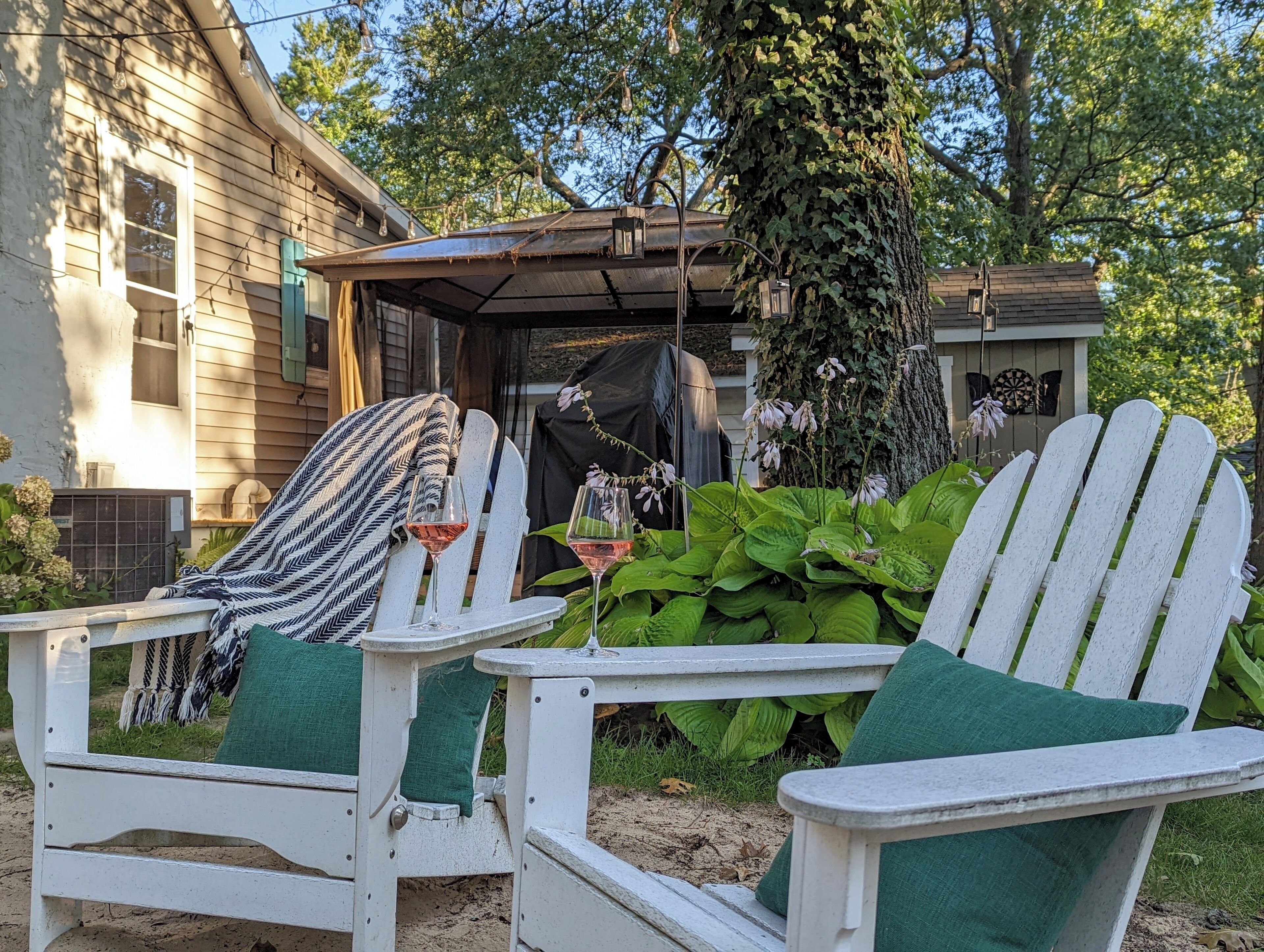 BLUEGILL COTTAGE l Swim, Kayak, S'mores l Steps Away to Spring Lake!