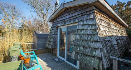 Fire Island Home w/ Guest Cottage in Atlantique